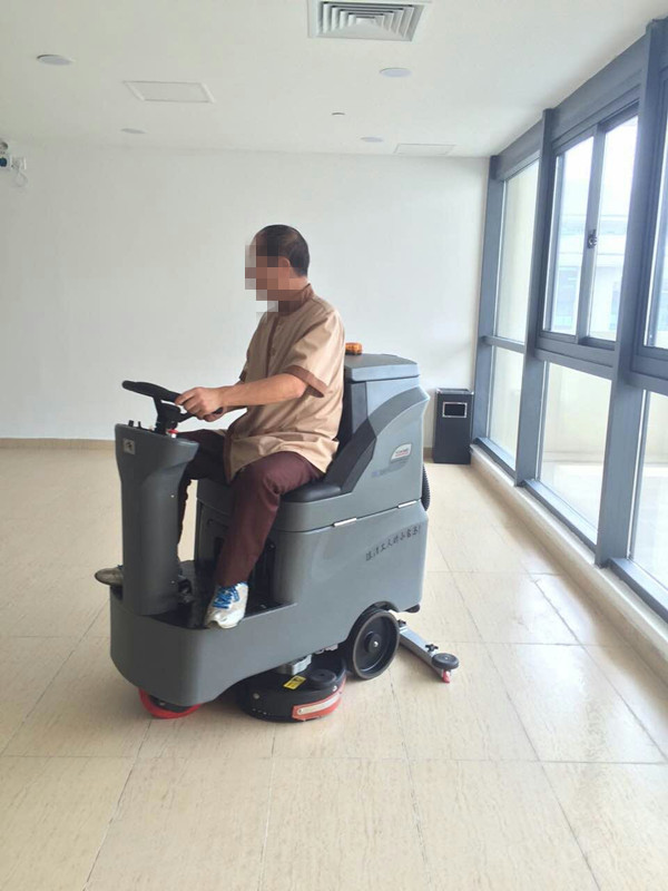 桂林駕駛式洗地機